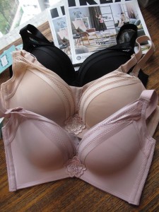 1803 花之戀 [4扣] 70A-85C/清貨